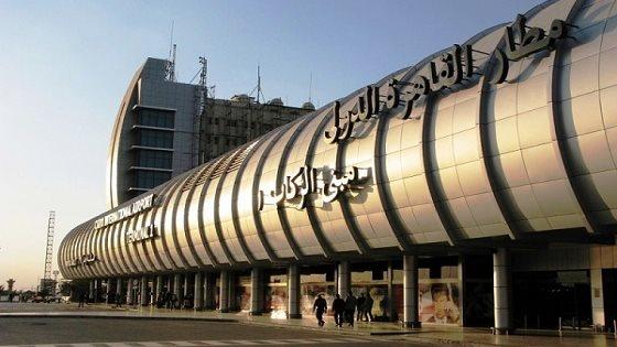 انقطاع مفاجئ للكهرباء عن مطار القاهرة.. ووزير الكهرباء يتحرك إلى الموقع