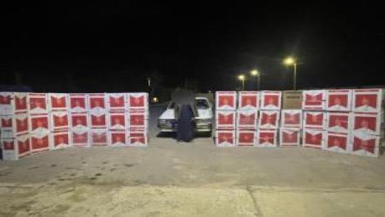 ضبط عاطلين بحوزتهما أكثر من 27 ألف علبة سجائر مهربة في مطروح