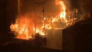 فرن بلدي وراء حريق اربع منازل .حصري