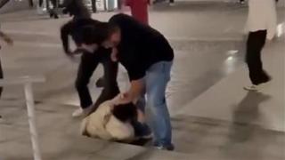 نجل رجل أعمال يشارك مع آخرين في هجوم همجي على طالب داخل كمبوند بالتجمع