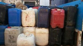 شرطه التموين تضبط 133 طن مواد بتروليه مخلوطه بزيوت السيارات فى الدقهليه