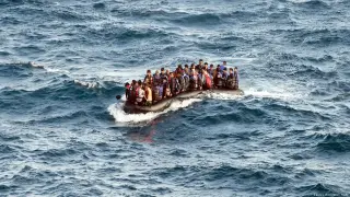 مصرع 3 أشخاص وإصابة 19 آخرين في غرق مركب هجرة غير شرعية قبالة الإسكندرية