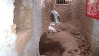 سقوط عاطل اثناء التنقيب عن الاثار أسفل منزلة في نزلة السمان