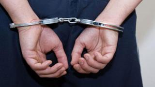 القبض على متهم بالتعدى على زوجته لرفضها إعطائه أموالا لشراء مخدرات بالمعادى