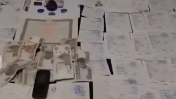 تحقيقات موسعة مع متهم بإدارة كيان وهمي لتزوير الشهادات