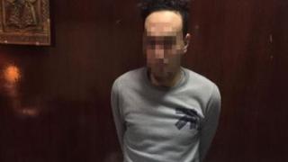 سلاح ناري وكمية من الحشيش وراء سقوط “بصلة المعجباني|” في أمبابة