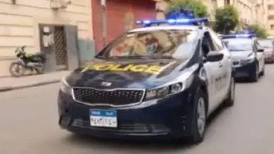 القبض على والد في بولاق الدكرور بعد سرقة ذهب ابنته والاعتداء عليها