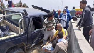 حادث مأساوي بالطريق الصحراوي الغربي ينهي حياة أب ونجله