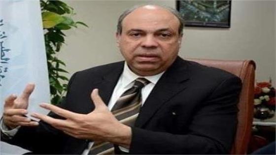 جهاز رسم قلب.. وزير الطيران: نظام علاجي جديد يسمح بعلاج المرضى داخل الطائرة