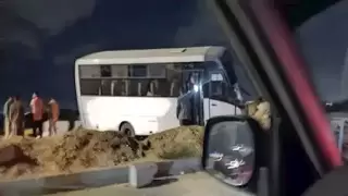 مصرع مجند في اصطدام أتوبيس بسيارتي شرطة على طريق الجلالة