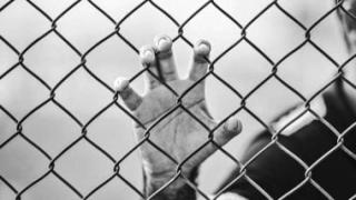 3 سنوات سجن وغرامة لعامل بسوهاج بتهمة الاتجار بالمخدرات