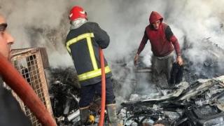 السيطرة على حريق مخزن في أبو النمرس دون إصابات