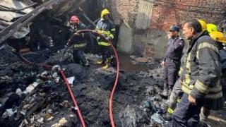 إصابة 3 أشخاص بحروق في حريق بمصنع جلاش بطنطا