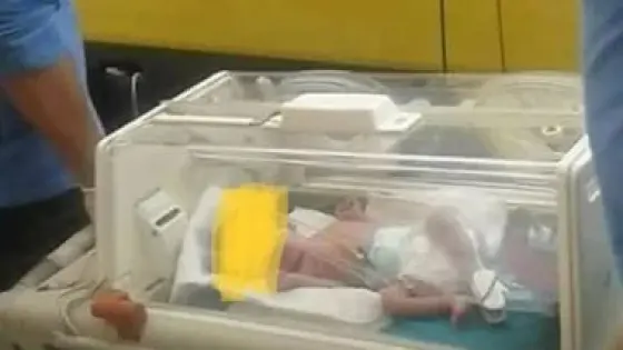 العثور على مولود حي بجوار مقلب قمامة في الإسكندرية.. والقبض على والدته بعد كشف الملابسات