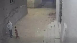 طفل باسوس يتلقى العلاج والأمن يضبط المتهمين بالاعتداء