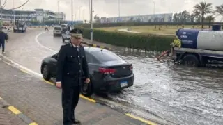 انتشار سيارات الإغاثة والأوناش لتسهيل المرور بعد الأمطار