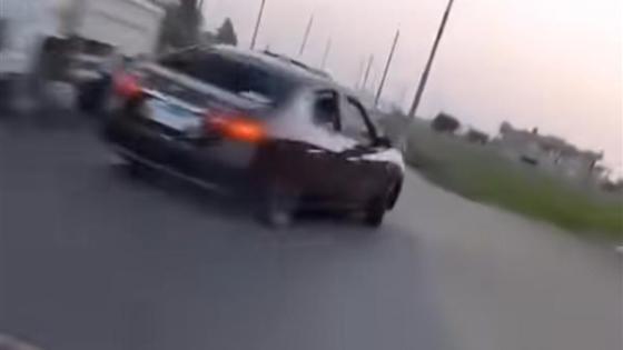 الأمن يفحص فيديو لشاب يستعرض بسيارة ملاكي معرضًا حياة المواطنين للخطر