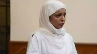 المشدد 15 سنة لـ أميرة مضيفة الطيران التونسية المتهمة بإنهاء حياة ابنتها