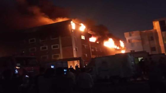 حريق هائل يلتهم مصنع أطباق بلاستيك بالعبور