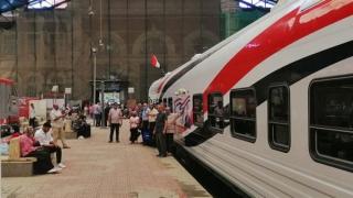 تفاصيل حادث قطار رقم 923 بمحطة رمسيس.. والسكة الحديد توضح أسباب التأخير