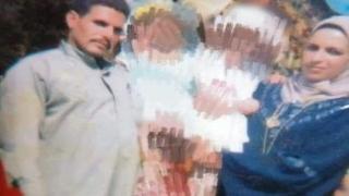 قصة جريمة في دلهمو.. الجناة هاجموا الزوجين بخطاف موز وحبسوا بناتهم داخل غرفة معزولة