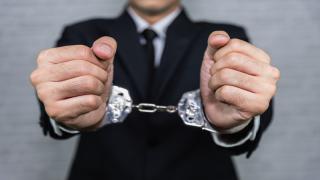 يُحاول الثأر من قاتل شقيقه في قلب محكمه الهرم