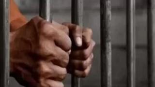 حبس عاطل 4 أيام بتهمة الإتجار في الأسلحة والذخيرة بالجيزة