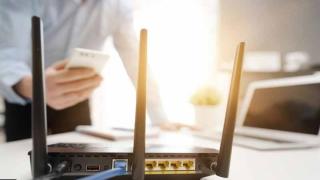 احذر “الواي فاي” المجاني خطر يسرق البيانات.. وباقة التليفون الأفضل في المعاملات المالية