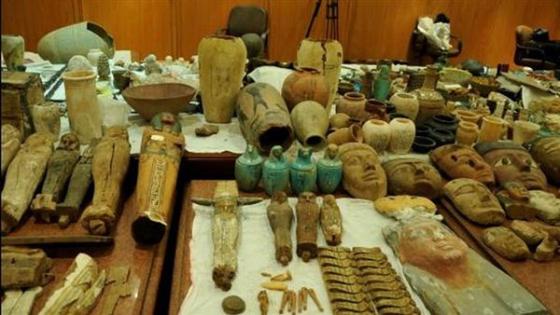 غسلوا 150 مليون جنيه من جرائم التهريب.. تفاصيل سقوط عصابة “الآثار الدولية” في قبضة الأمن