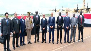 بالصور| مصر ترسل أطنان من المساعدات الإنسانية ومواد الإغاثة لجمهورية جنوب السودان