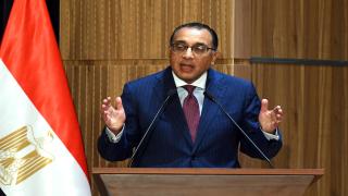 رئيس الوزراء يتفقد المدرسة المصرية اليابانية – السلام 2 بحي عتاقة بالسويس