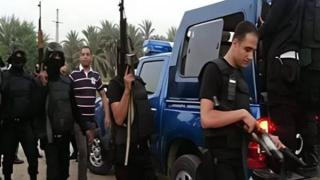 القبض على نجل الحمبولي “خط الصعيد” وشقيقه بحوزتهما مخدرات وأسلحة بأسوان