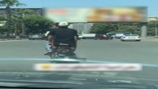 “نظفتها ونسيت الكيس!”.. الأمن يضبط صاحب الدراجة المثيرة للجدل بالقاهرة