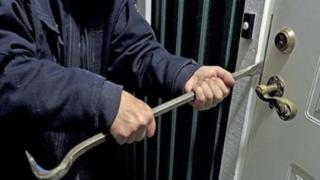 سرقة-ارشيفية