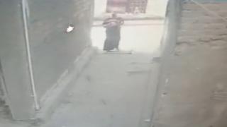 لعدم قدرتها على الإنجاب.. سيدة تحاول التخلص من حفيد زوجها بالإسكندرية