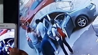 وقائع أخطر محاولة لاختطاف مواطن والاعتداء علية بوحشية في شارع الليبني