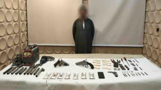 ضبط ورشة لتصنيع الأسلحة النارية داخل شقة سكنية في بدر