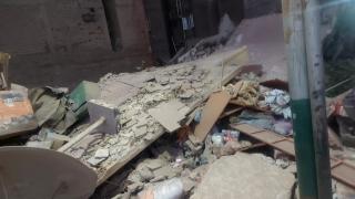 وسط تحذيرات من العقارات الآيلة للسقوط.. حادث جديد يهز المنيا