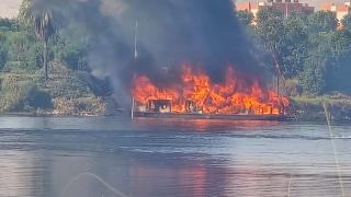 السيطرة على حريق محدود بمركب نيلي في أسوان وإصابة شخصين باختناق