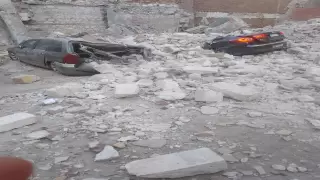 العربيات اتدمرت.. انهيار عقار من 3 طوابق في المنيا