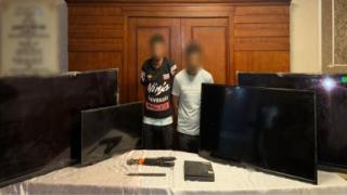 القبض على لصين سرقا شاشات تلفاز من مقهى بمدينة نصر