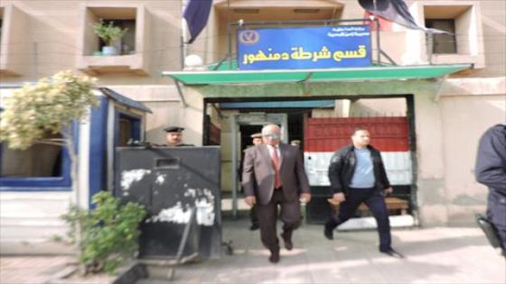 الداخلية تكشف حقيقة ادعاءات التواطؤ في تنفيذ حكم قضائي بدمنهور.. والدة الشاكي: لا يوجد قرار تمكين من الأرض