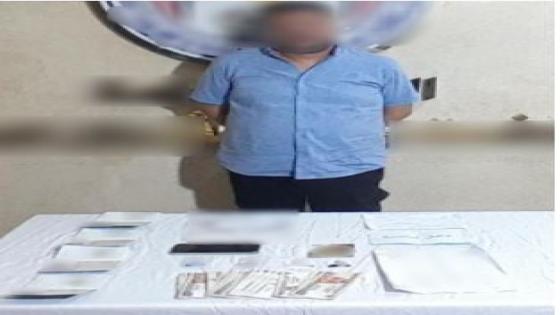 سقوط القائم على إدارة صفحات لترويح المحررات الرسمية المزورة والنصب على راغبي السفر