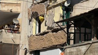 انهيار مفاجئ لـ3 بلكونات بعقار في الإسكندرية يُصيب طفلا وسيدة