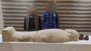 ضبط قطع أثرية من بينها تابوت بحوزة شقيقين في سوهاج