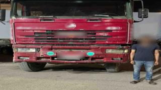 ضبط سائق نقل خالف الاتجاه وأخفى لوحات السيارة على طريق سريع بأسيوط