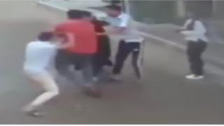 حاولت منعهما من التحرش بها.. عاملان يعتديان على سيدة بالدقهلية