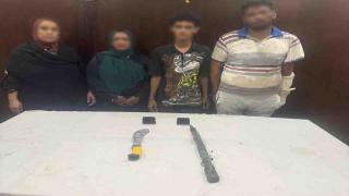 الداخلية تضبط 4 أشخاص احتجزوا 3 سيدات وسرقوا هاتفين محمولين بسبب خلافات مالية بالقاهرة