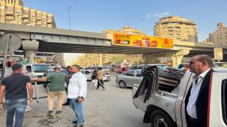 حملة مسائية مكبرة لإزالة الإشغالات بالقطاع الشمالي في حي الهرم (صور)