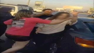 الأمن يفحص فيديو “فعل فاضح” داخل سيارة على الطريق العام